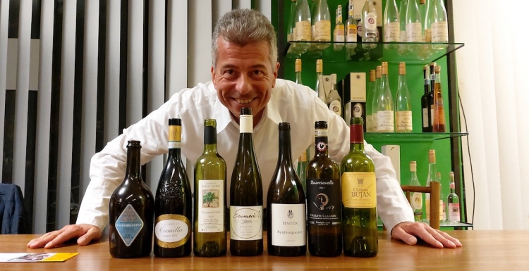 Sommelier Andrea Vestri von der European Wine Education bietet Online-Schnuppertage im September und Dezember an. Foto: European Wine Education