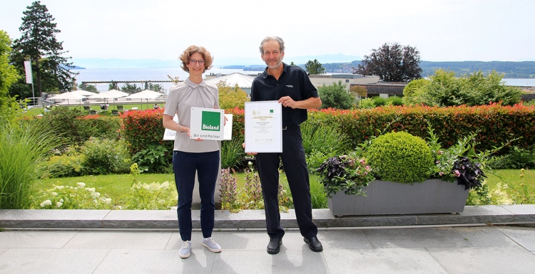 Sonja Grundnig, Bioland-Leitung Außer-Haus-Markt und Hubert Hohler, Senior Expert Gastronomy Buchinger Wilhelmi Klinik. Foto: Bioland