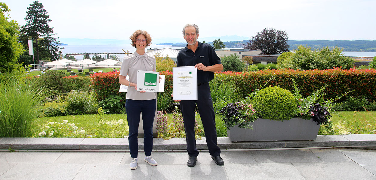 Sonja Grundnig, Bioland-Leitung Außer-Haus-Markt und Hubert Hohler, Senior Expert Gastronomy Buchinger Wilhelmi Klinik. Foto: Bioland